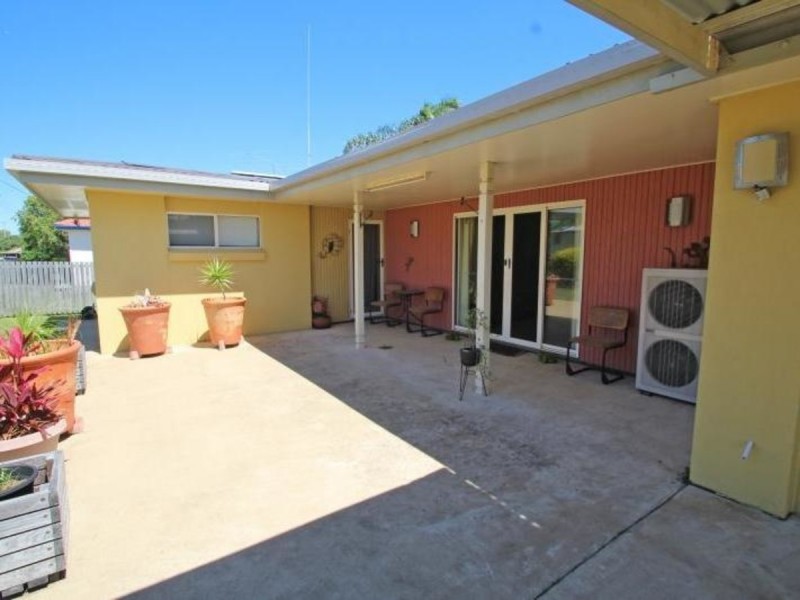 7 Mcgowan Street, Burnett Heads QLD 4670