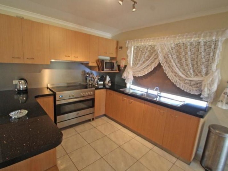 7 Mcgowan Street, Burnett Heads QLD 4670