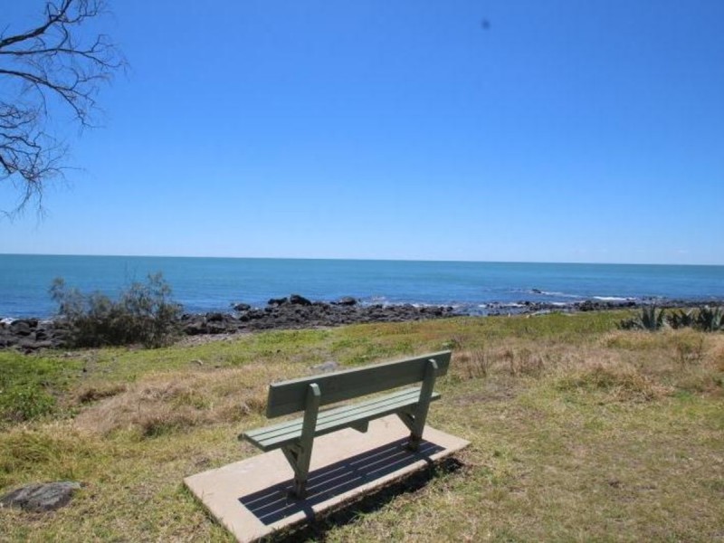 7 Mcgowan Street, Burnett Heads QLD 4670