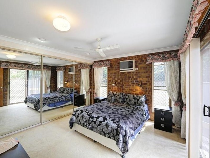 1/5 Cevn Street, Childers QLD 4660