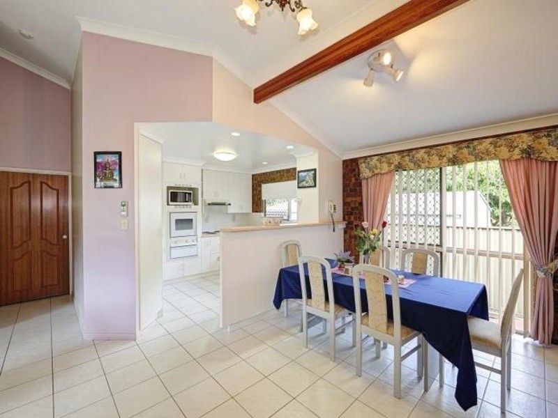 1/5 Cevn Street, Childers QLD 4660