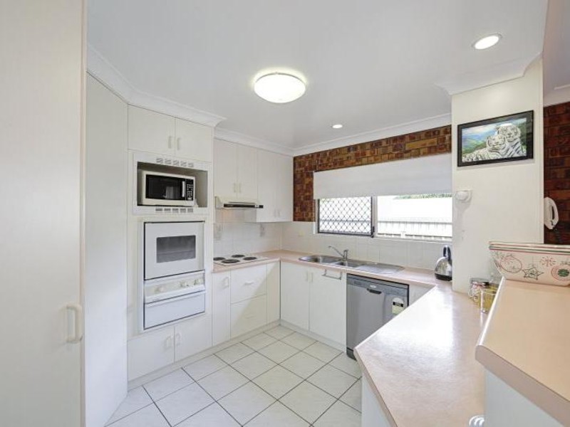 1/5 Cevn Street, Childers QLD 4660