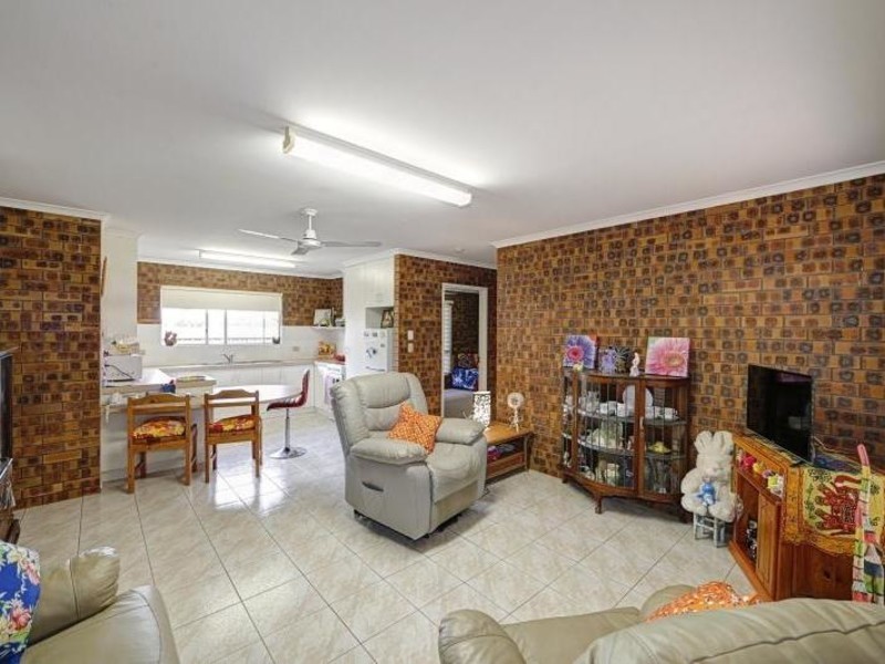 1/5 Cevn Street, Childers QLD 4660