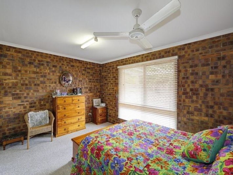1/5 Cevn Street, Childers QLD 4660