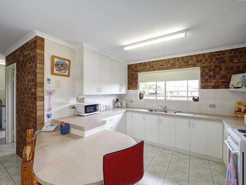 1/5 Cevn Street, Childers QLD 4660