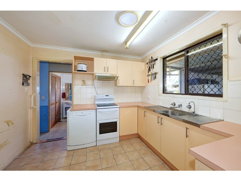 15 Smiths Road, Avoca QLD 4670