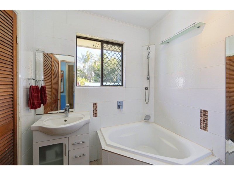 15 Smiths Road, Avoca QLD 4670