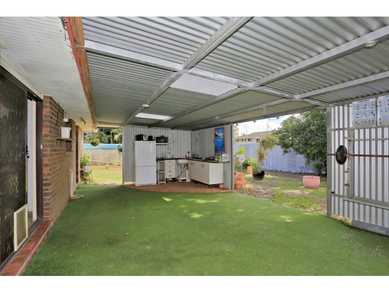 15 Smiths Road, Avoca QLD 4670