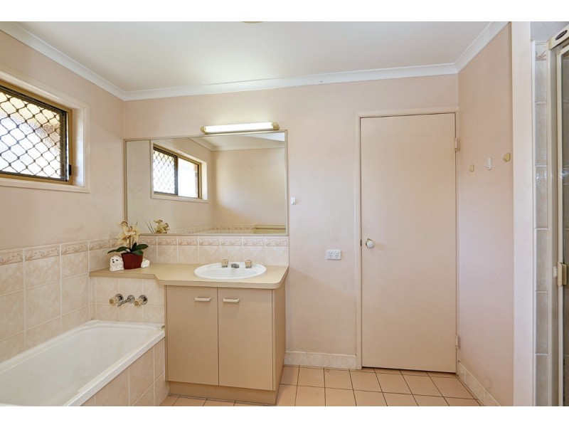 10 Tropicana Drive, Avoca QLD 4670