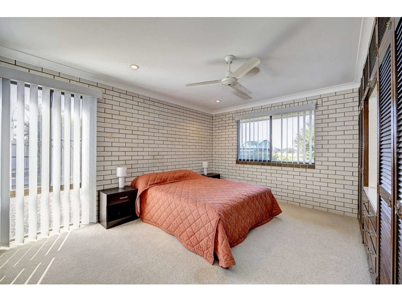 3 Neill Street, Burnett Heads QLD 4670