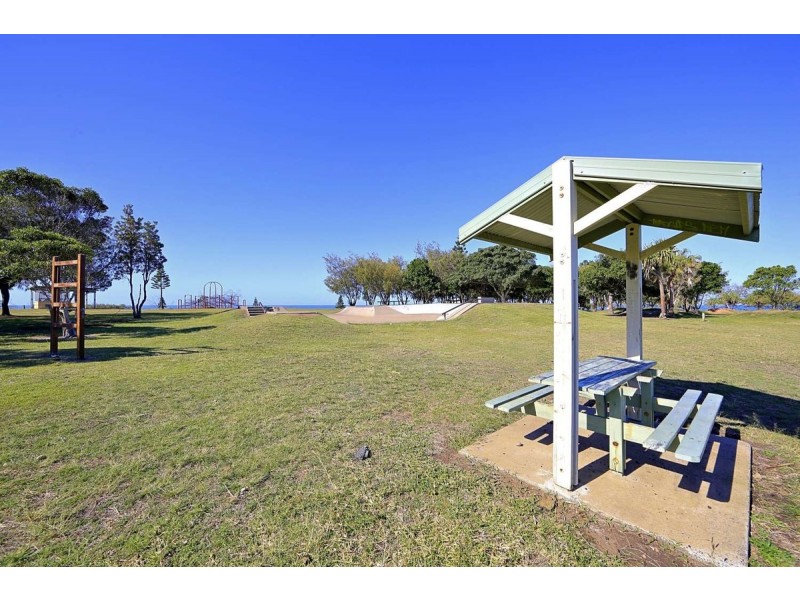3 Neill Street, Burnett Heads QLD 4670