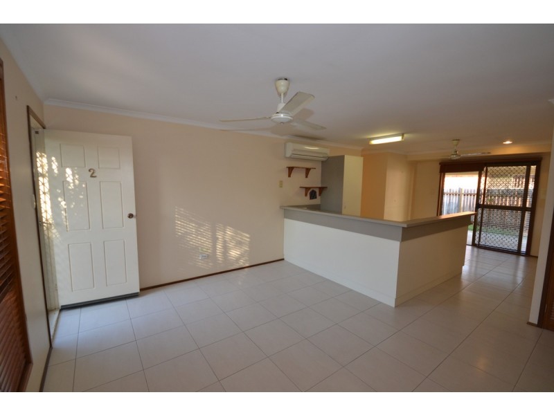 2/18A Mc Lachlan Drive, Avenell Heights QLD 4670