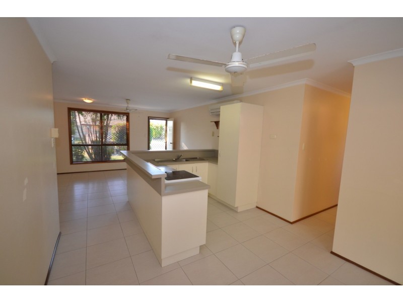 2/18A Mc Lachlan Drive, Avenell Heights QLD 4670