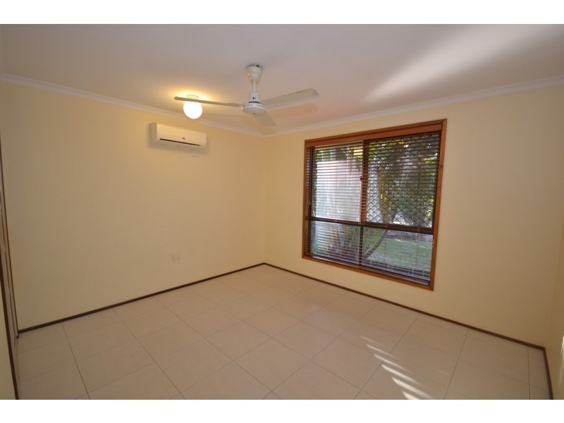 2/18A Mc Lachlan Drive, Avenell Heights QLD 4670