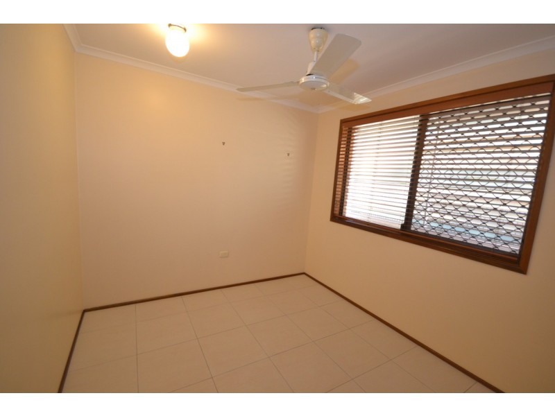 2/18A Mc Lachlan Drive, Avenell Heights QLD 4670
