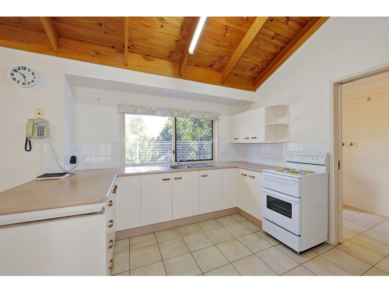 8/23 Thabeban Street, Avenell Heights QLD 4670