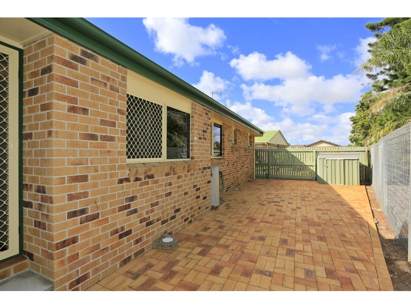 8/23 Thabeban Street, Avenell Heights QLD 4670