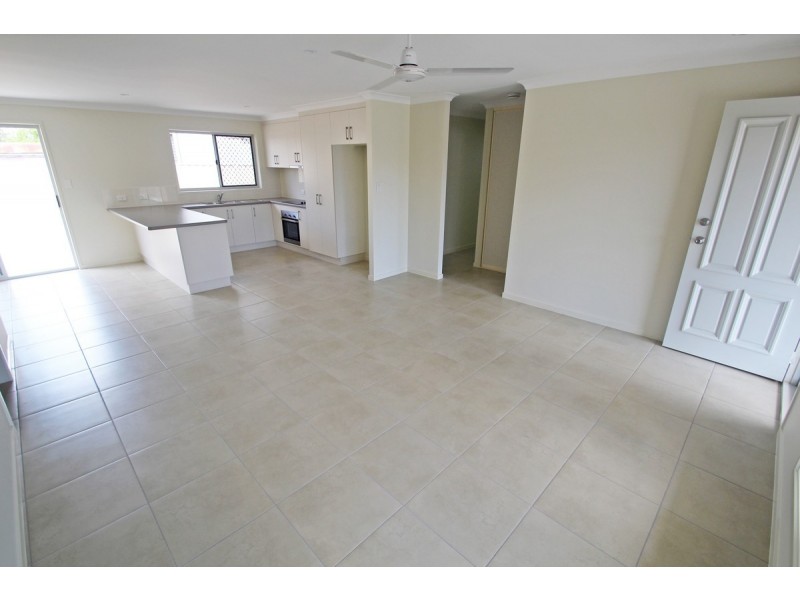 2/13 Moncrieff Street, Kepnock QLD 4670