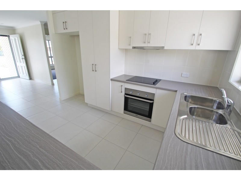 2/13 Moncrieff Street, Kepnock QLD 4670