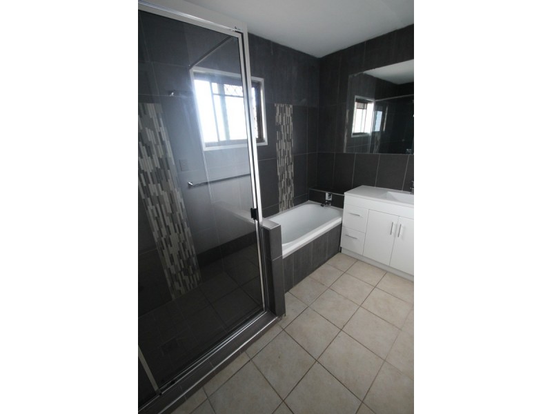 9 McCullough Street, Kepnock QLD 4670