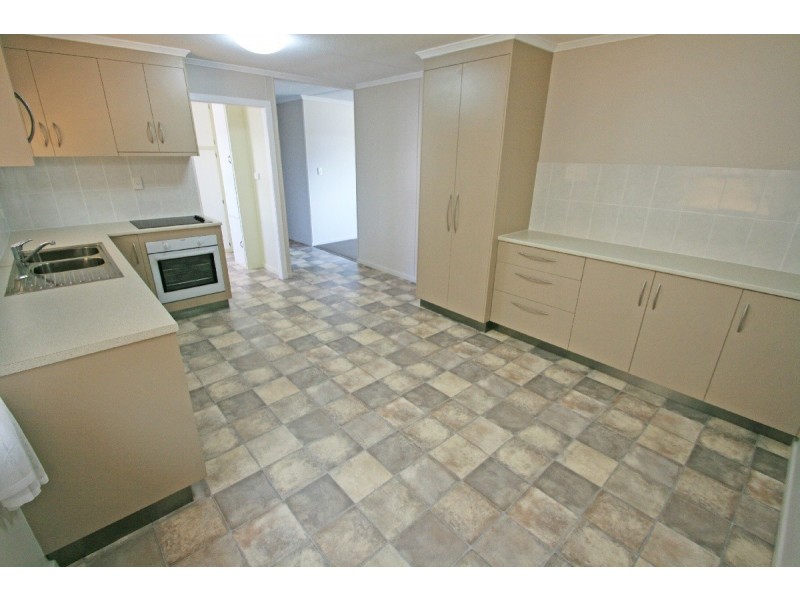 24 Redmond Street, Avenell Heights QLD 4670