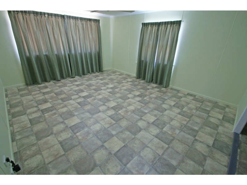 24 Redmond Street, Avenell Heights QLD 4670