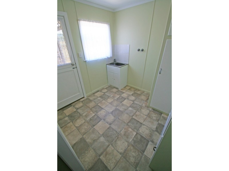 24 Redmond Street, Avenell Heights QLD 4670