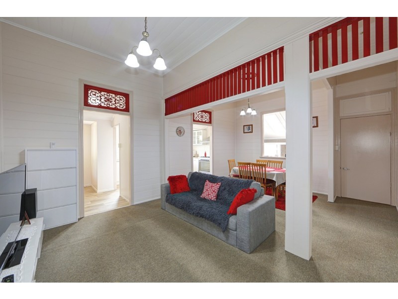 8 Crawford Street, Walkervale QLD 4670