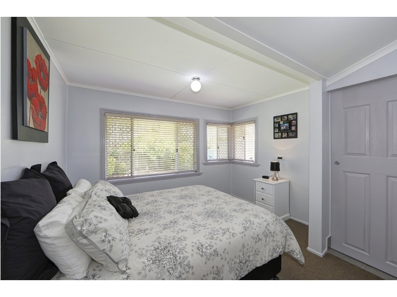 8 Crawford Street, Walkervale QLD 4670