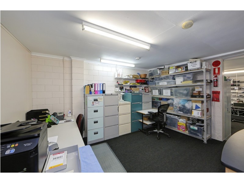 8 Crawford Street, Walkervale QLD 4670