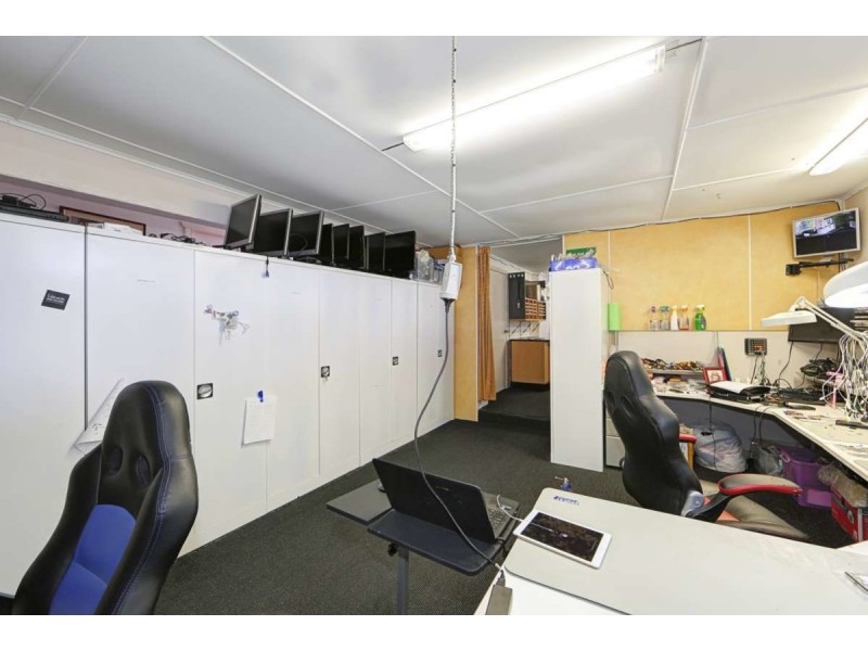 8 Crawford Street, Walkervale QLD 4670