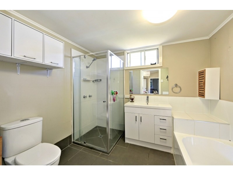 1 Elliott Heads Road, Kepnock QLD 4670