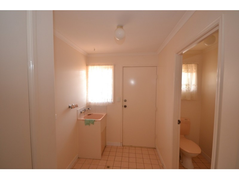 8 Pecton Place, Avenell Heights QLD 4670