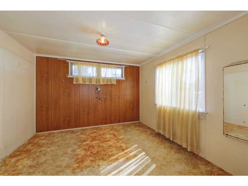 26 Bathurst Street, Elliott Heads QLD 4670