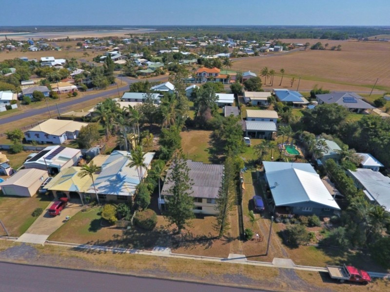 26 Bathurst Street, Elliott Heads QLD 4670
