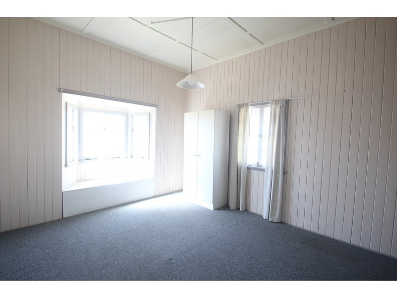 34 High Street, Walkervale QLD 4670