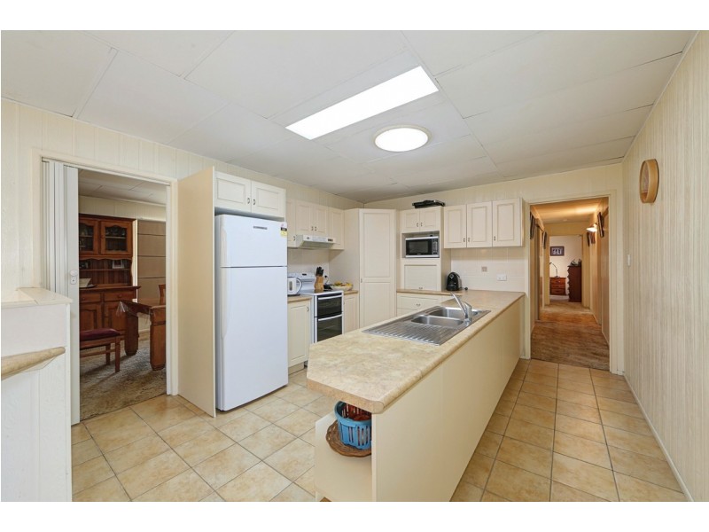 24 Jenalyn Crescent, Avoca QLD 4670