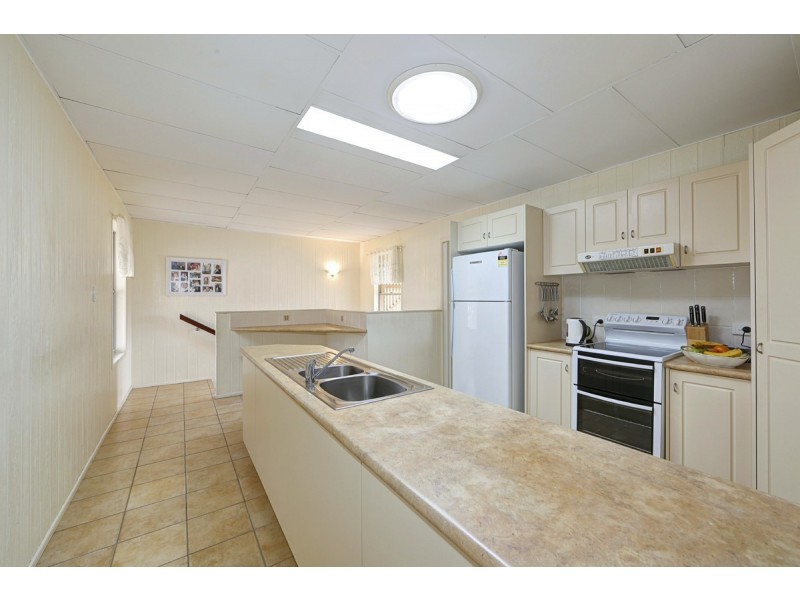 24 Jenalyn Crescent, Avoca QLD 4670