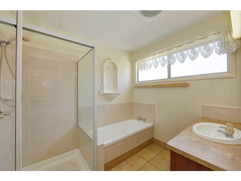 24 Jenalyn Crescent, Avoca QLD 4670