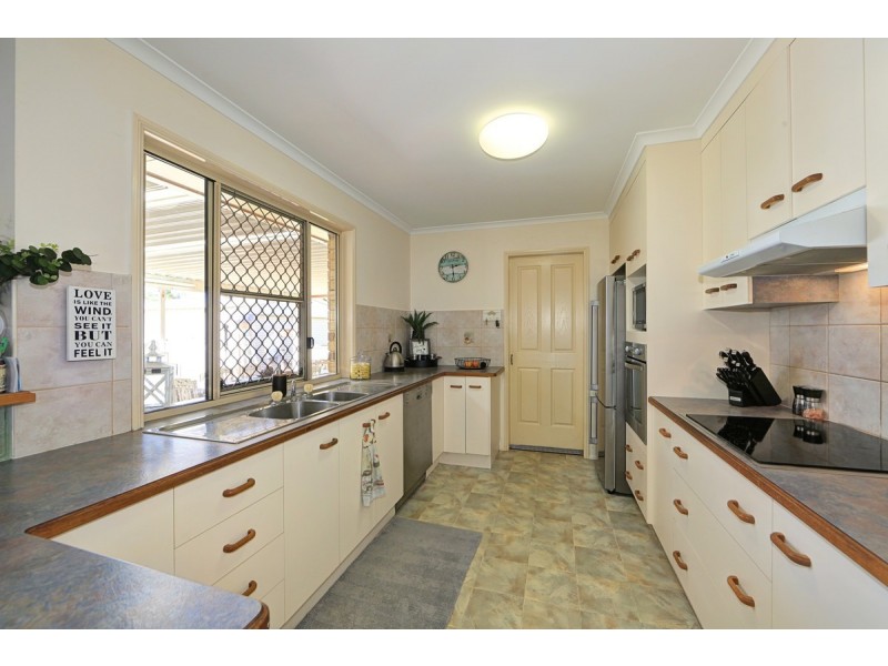 20 Westview Terrace, Avoca QLD 4670
