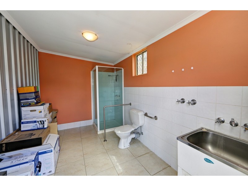 1 Salloom Street, Gin Gin QLD 4671