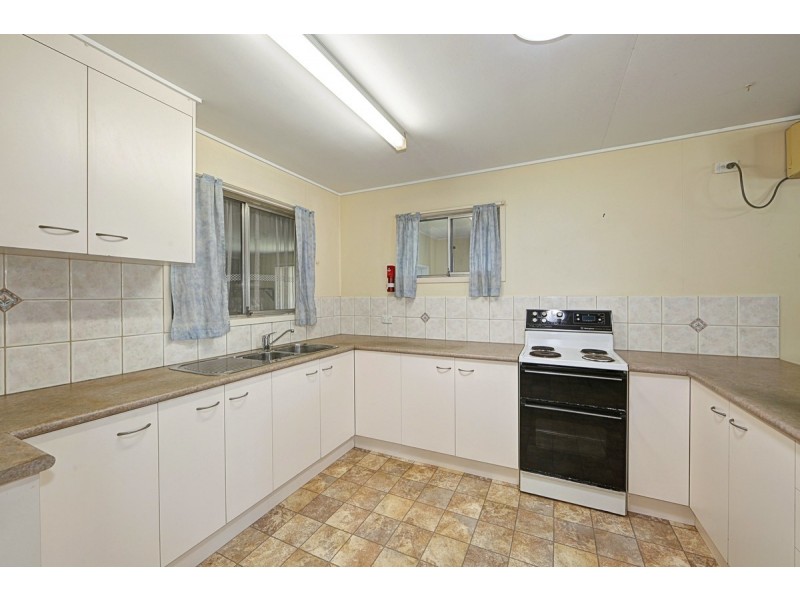 2 Blamey Street, Avenell Heights QLD 4670