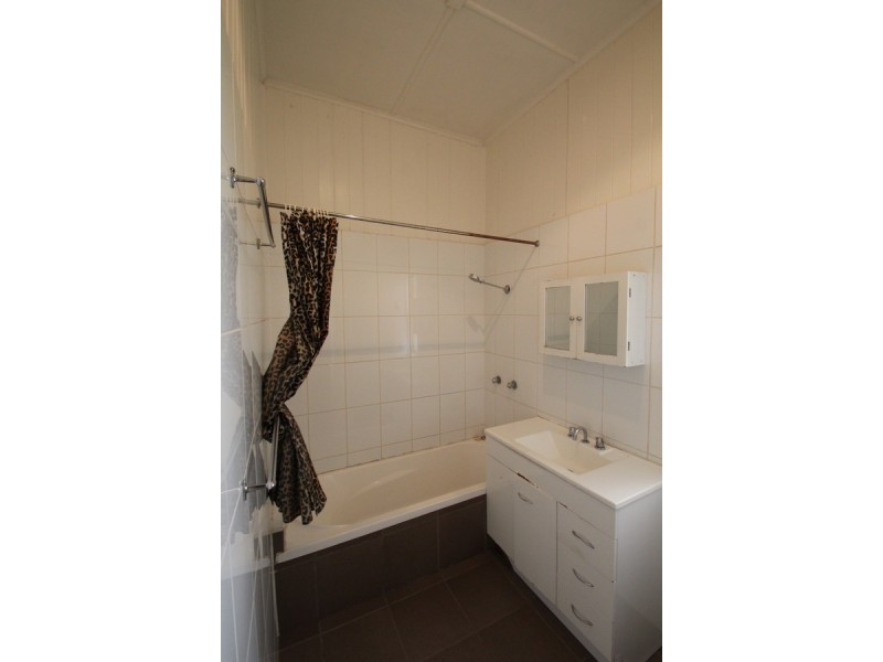 15 Theodore Street, Svensson Heights QLD 4670