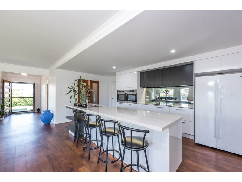 26 Mokera Street, Coral Cove QLD 4670