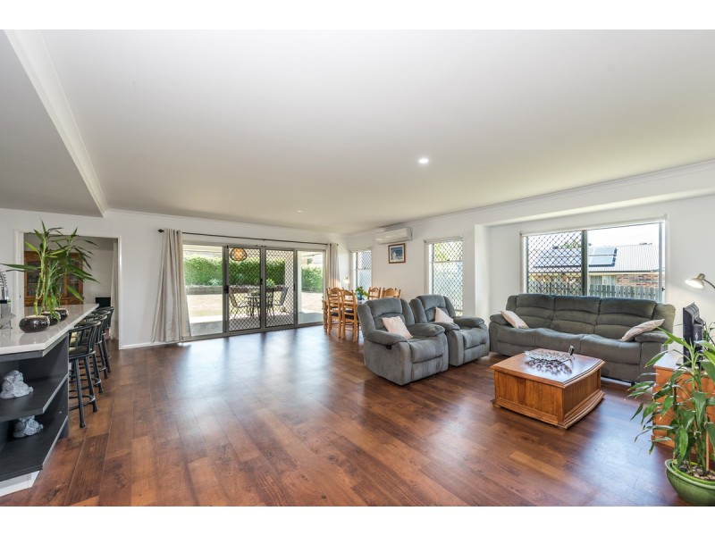 26 Mokera Street, Coral Cove QLD 4670