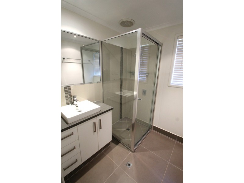 1/49 Greathead Road, Kepnock QLD 4670