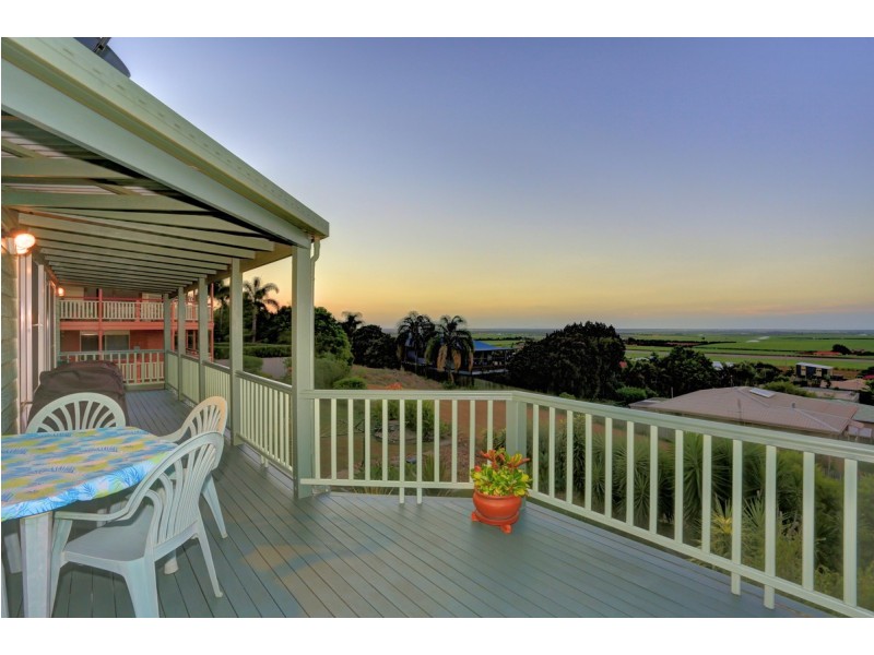 1 Hilltop Avenue, Qunaba QLD 4670