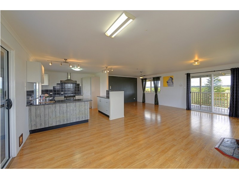 226 Lindemans Road, Moore Park Beach QLD 4670