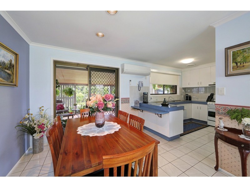 6 Cooper Court, Avenell Heights QLD 4670