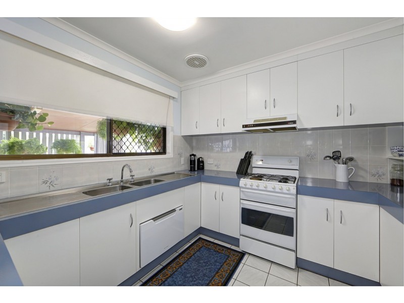 6 Cooper Court, Avenell Heights QLD 4670
